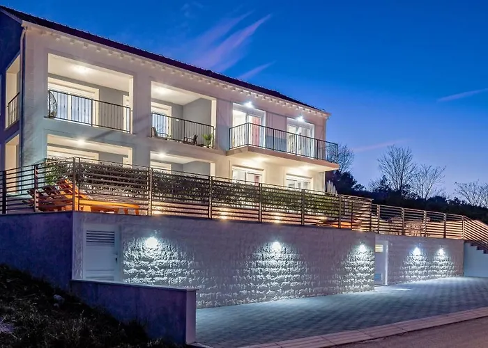 Dom wakacyjny Family Friendly House With A Swimming Pool Lumbarda, Korcula - 23775