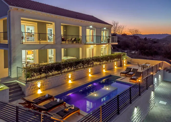 Dom wakacyjny Family Friendly House With A Swimming Pool Lumbarda, Korcula - 23775