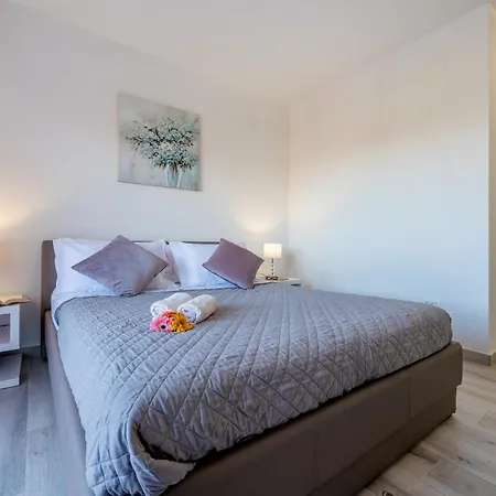 בית נופש Family Friendly House With A Swimming Pool Lumbarda, Korcula - 23775
