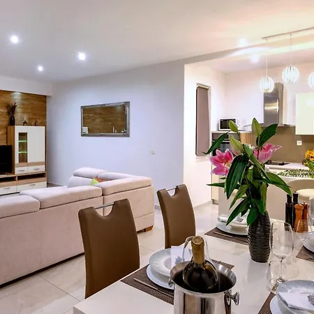 Vakantiehuis Family Friendly House With A Swimming Pool Lumbarda, Korcula - 23775 Lumbarda