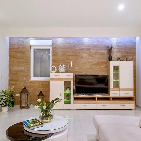 Vakantiehuis Family Friendly House With A Swimming Pool Lumbarda, Korcula - 23775 *