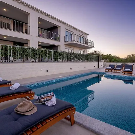 Family Friendly House With A Swimming Pool Lumbarda, Korcula - 23775